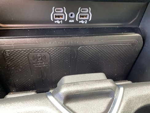 Used 2025 RAM 1500 Laramie w/ Sport Appearance Package AWD/4WD image 19
