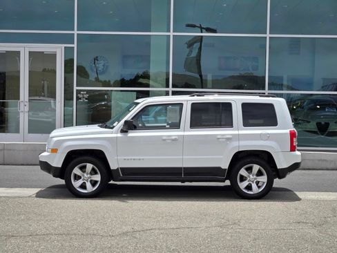 Used 2017 Jeep Patriot Latitude AWD/4WD image 7