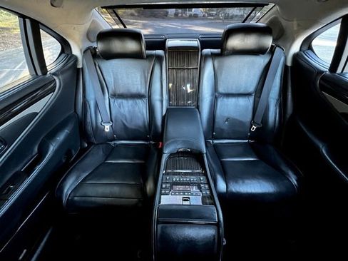 Used 2014 Lexus LS 600h L image 32
