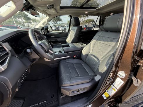 Used 2024 Toyota Sequoia Limited image 29