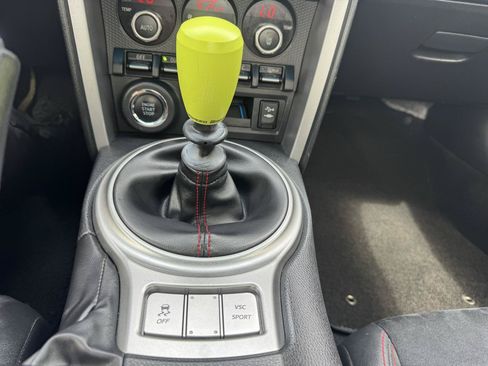 Used 2013 Subaru BRZ Limited w/ Popular Pkg 1A RWD image 29