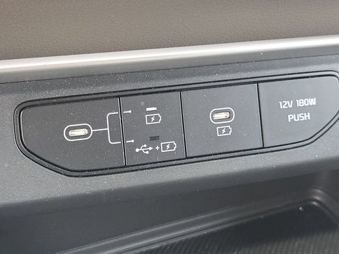 Used 2026 Kia Carnival LX FWD image 5