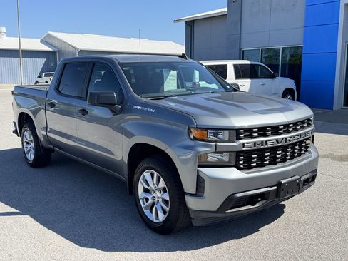 Used 2020 Chevrolet Silverado 1500 Custom w/ Custom Value Package RWD image 9