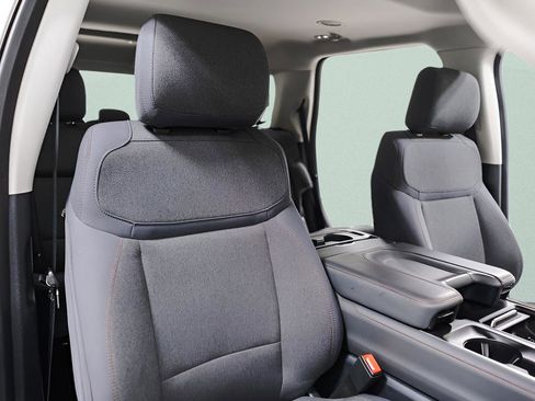 Used 2025 Ford Expedition Active image 40