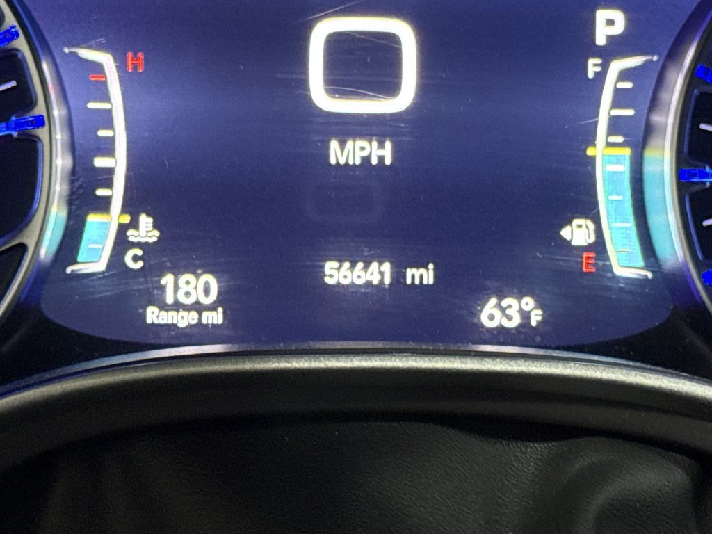 Used 2025 Chrysler Pacifica Select FWD image 13