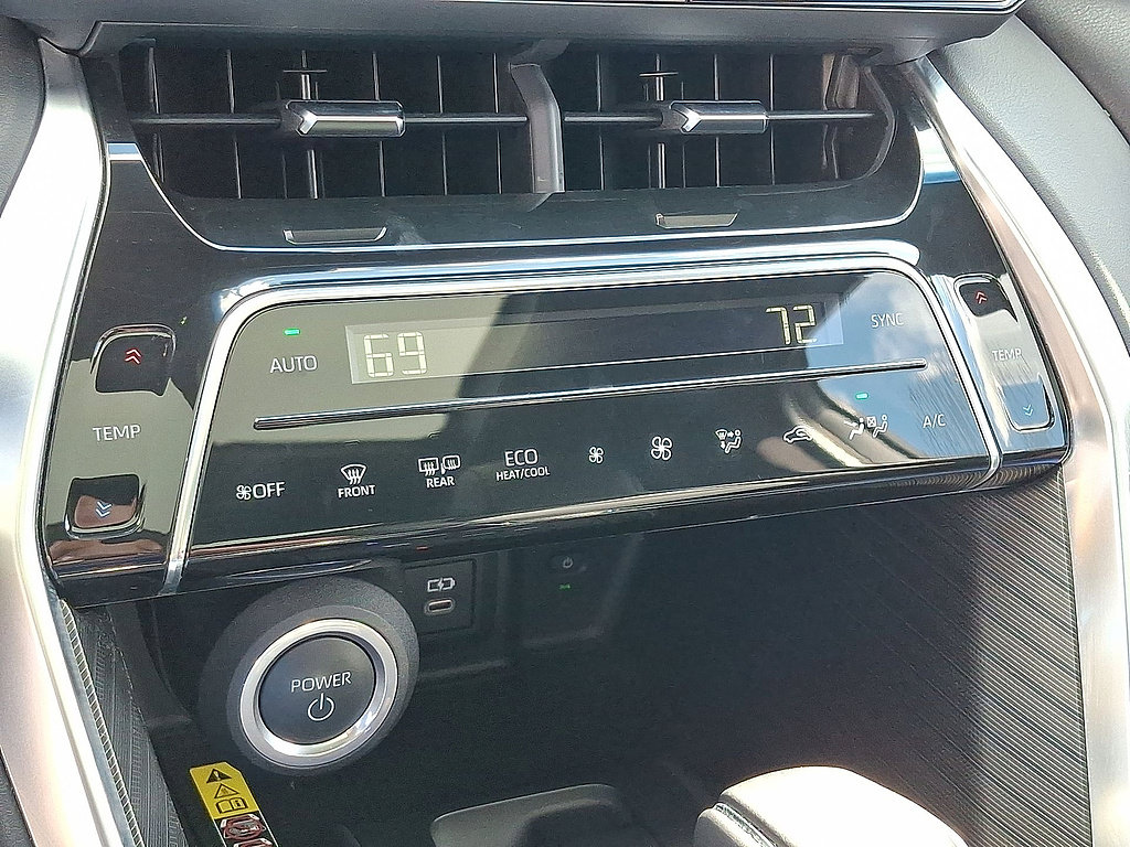 Used 2023 Toyota Venza Nightshade AWD/4WD image 25