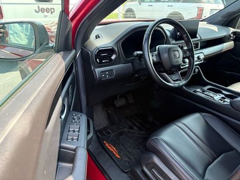 Certified 2024 Honda Pilot TrailSport image 6