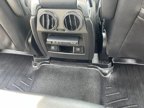 Used 2012 Land Rover LR4 HSE image 18