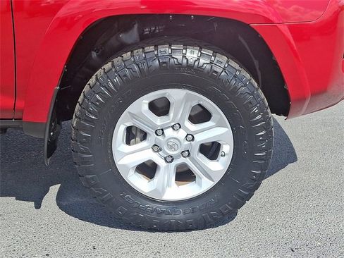 Used 2021 Toyota 4Runner SR5 Premium image 8