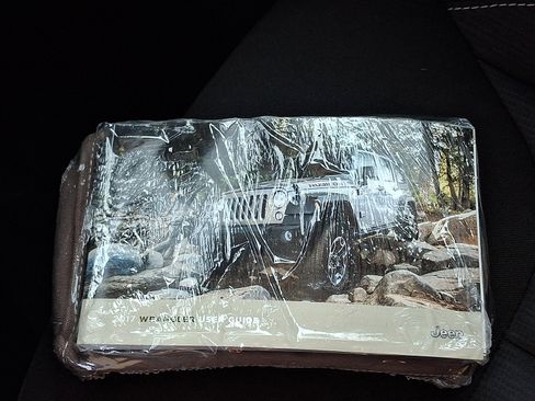 Used 2017 Jeep Wrangler Unlimited Rubicon w/ Cold Weather Group image 25