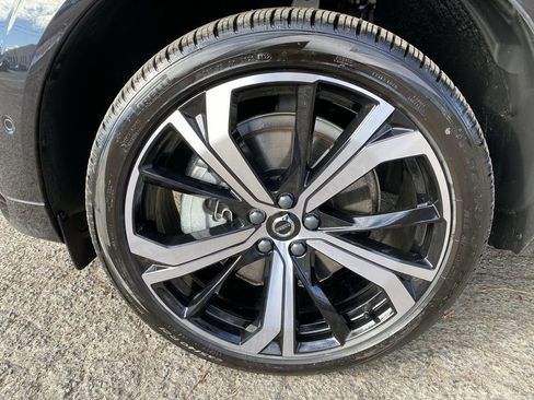 Used 2023 Volvo XC60 B6 Ultimate w/ Protection Package Premier image 10