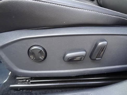 Used 2024 Volkswagen Jetta SE image 7
