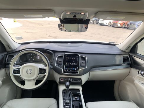 Used 2020 Volvo XC90 T6 Momentum w/ Protection Package AWD/4WD image 30