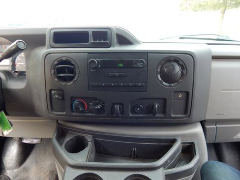 Used 2014 Ford E-250 and Econoline 250 image 20