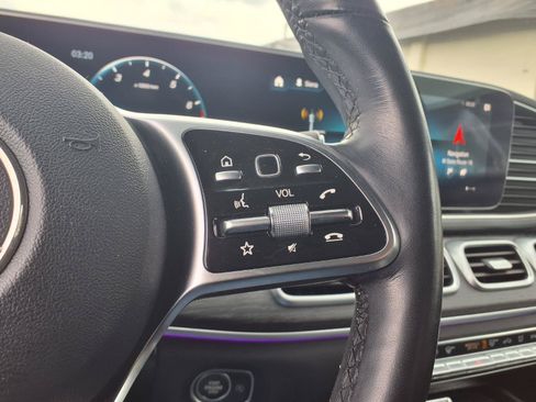 Used 2023 Mercedes-Benz GLS 450 4MATIC image 31