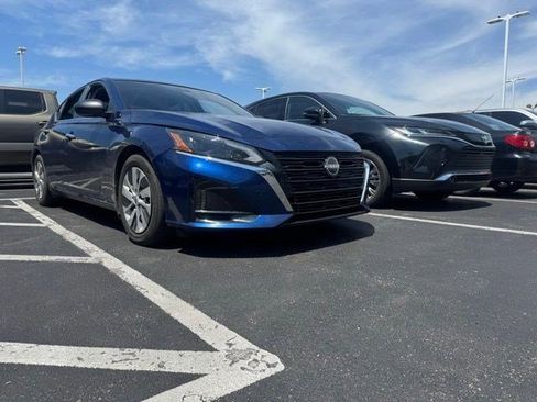 Used 2024 Nissan Altima 2.5 S FWD image 2