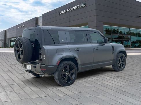 Used 2023 Land Rover Defender 110 V8 AWD/4WD image 5