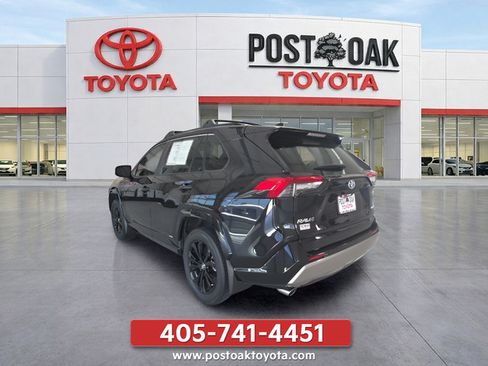 Used 2023 Toyota RAV4 SE AWD/4WD image 3