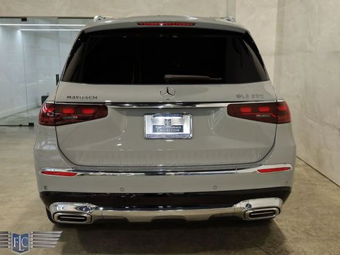 Used 2024 Mercedes-Benz Maybach GLS 600 4MATIC image 8