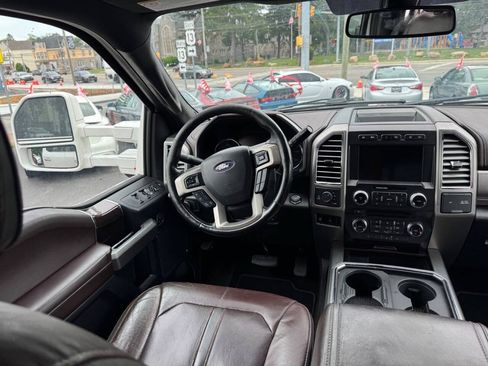 Used 2017 Ford F250 Platinum w/ Platinum Ultimate Package AWD/4WD image 17