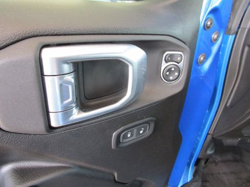Used 2024 Jeep Wrangler Unlimited Rubicon w/ Technology Group AWD/4WD image 36