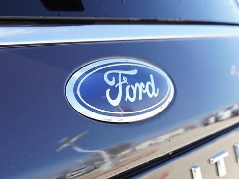 Used 2024 Ford Expedition Limited AWD/4WD image 12
