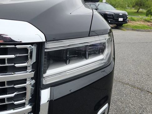 Used 2023 GMC Acadia Denali w/ Denali Ultimate Package AWD/4WD image 9