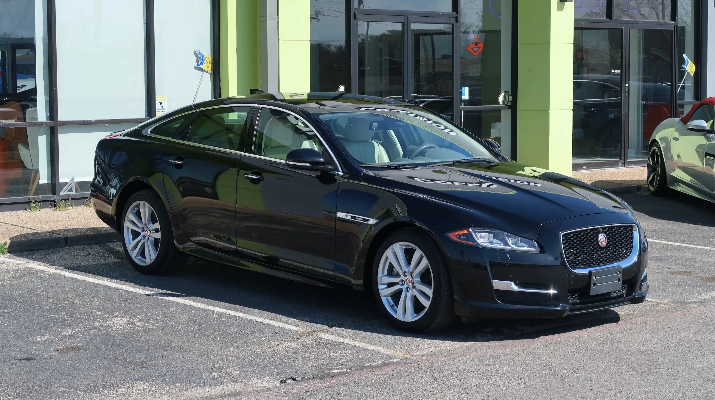 Used 2017 Jaguar XJ R-Sport RWD image 5