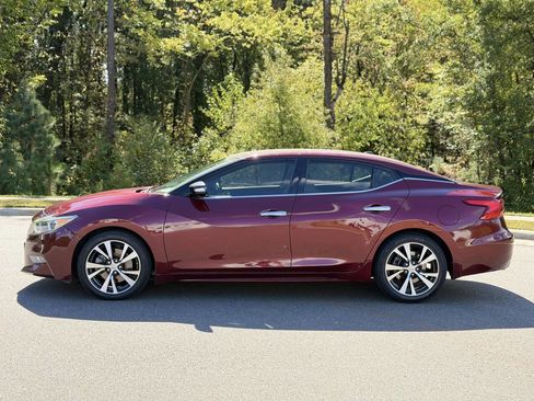 Used 2017 Nissan Maxima Platinum image 4