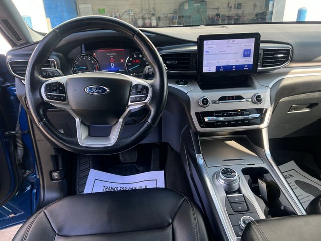Used 2023 Ford Explorer XLT w/ Equipment Group 202A AWD/4WD image 17