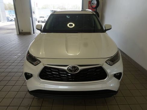 Used 2024 Toyota Highlander XLE image 15