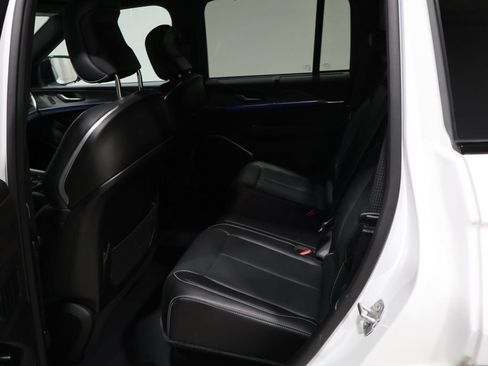 Used 2023 Jeep Grand Cherokee Overland w/ Luxury Tech Group IV image 19