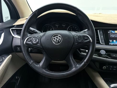 Used 2018 Buick Enclave Essence AWD/4WD image 27
