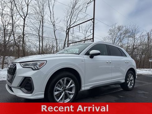 Certified 2025 Audi Q3 2.0T Premium w/ Convenience Package image 2