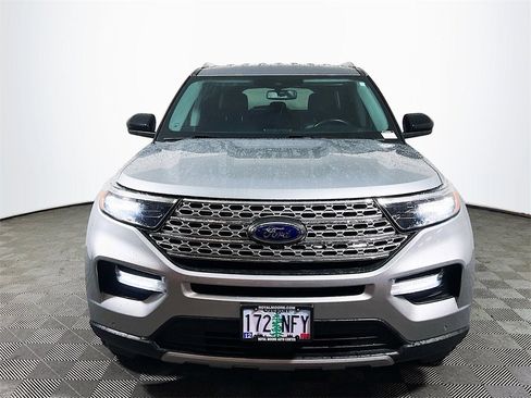 Used 2023 Ford Explorer Limited image 3