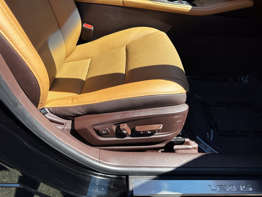 Used 2016 Lexus ES 350 w/ Premium Package w/Wood Trim FWD image 16