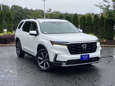 Certified 2023 Honda Pilot Elite image 2