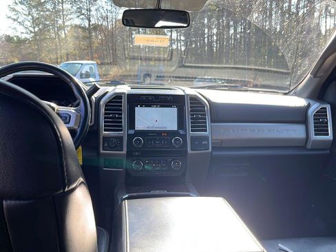 Used 2017 Ford F250 Lariat w/ Lariat Value Package image 11