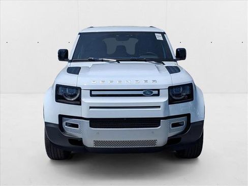 New 2025 Land Rover Defender 110 S image 6