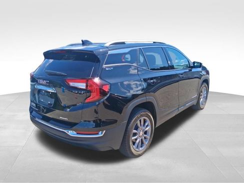 Used 2024 GMC Terrain SLT AWD/4WD image 3