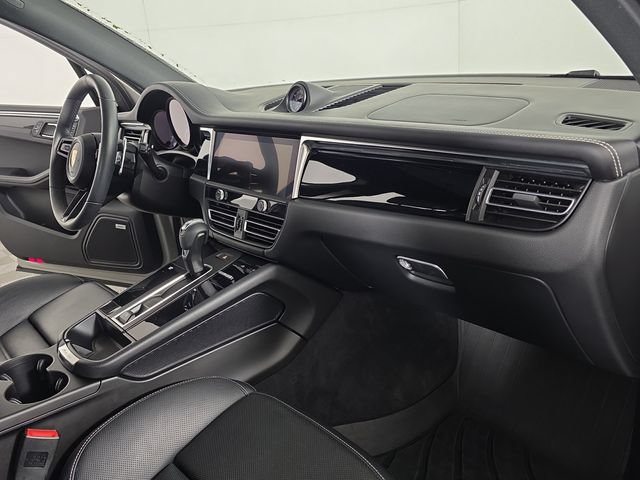 Used 2024 Porsche Macan S AWD/4WD image 30