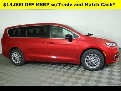 New 2026 Chrysler Pacifica Select