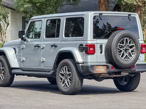 Used 2024 Jeep Wrangler Unlimited Sahara AWD/4WD image 6