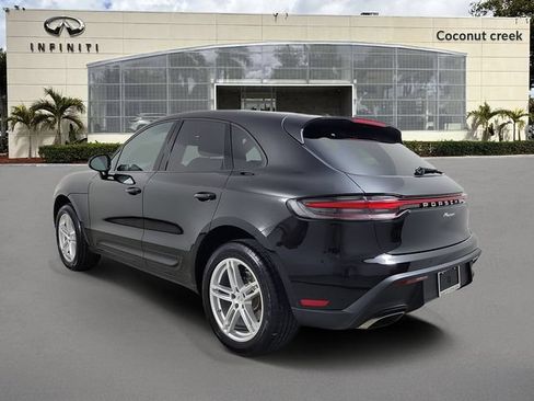 Used 2025 Porsche Macan AWD/4WD image 3