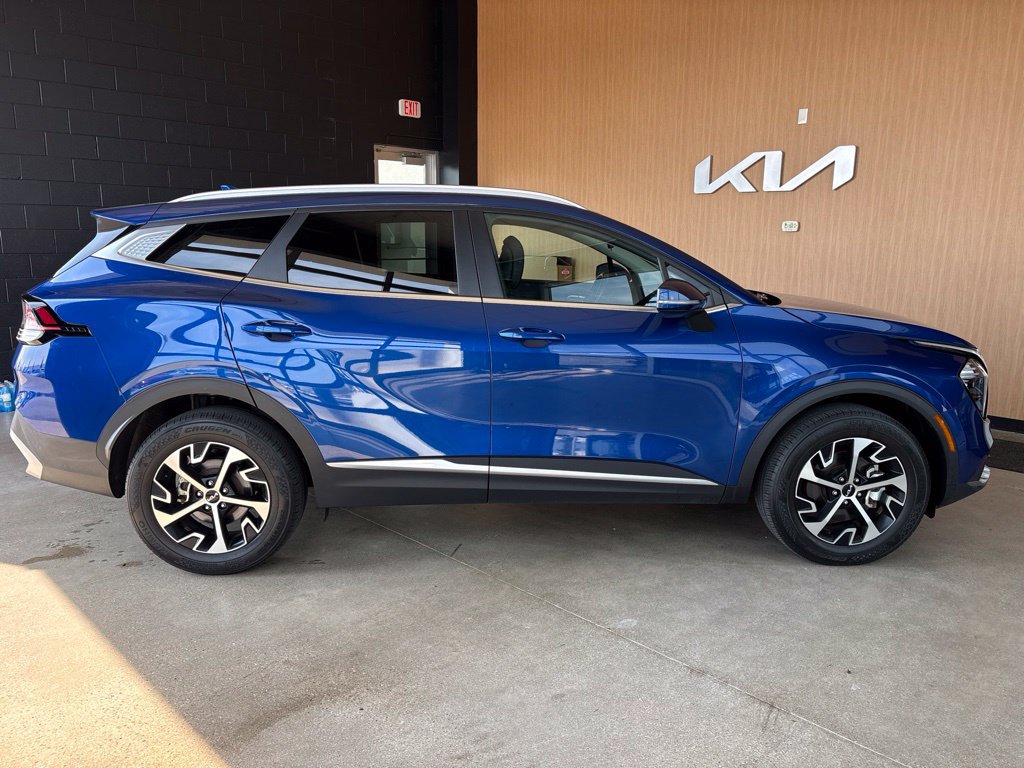 Certified 2023 Kia Sportage EX AWD/4WD image 16