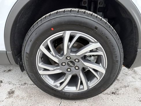 New 2026 Lincoln Corsair Premiere image 12