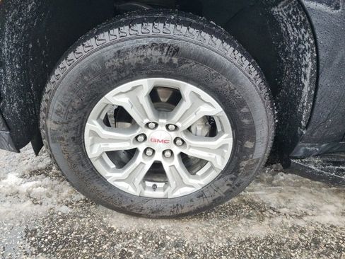 Used 2023 GMC Yukon SLE image 10