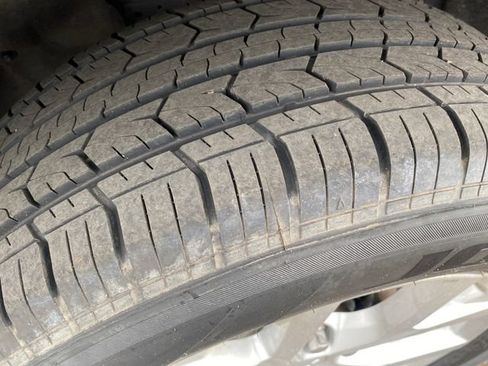 Used 2023 Jeep Grand Cherokee Limited AWD/4WD image 24