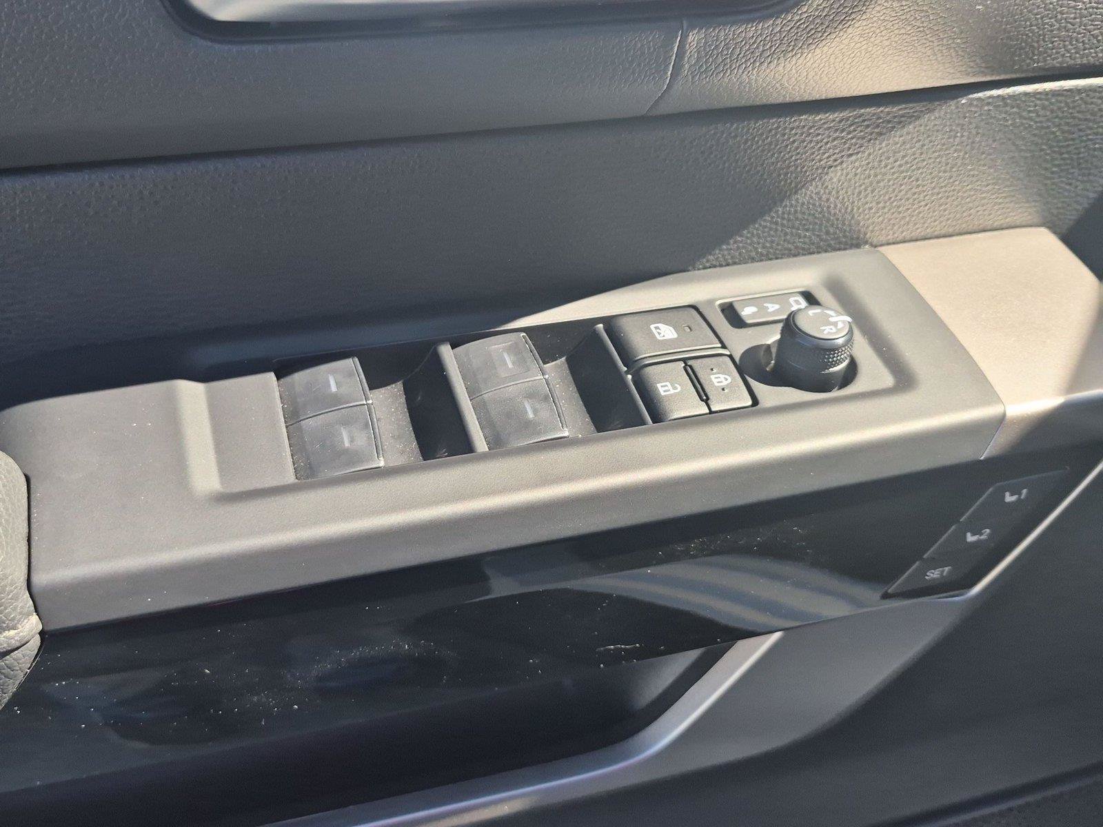 Used 2025 Toyota Sequoia Limited AWD/4WD image 15
