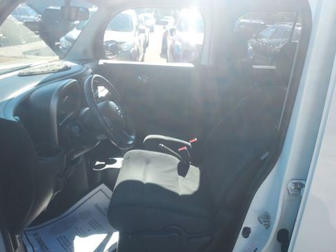 Used 2014 Nissan Cube 1.8 SL w/ Interior Designer Package FWD image 22